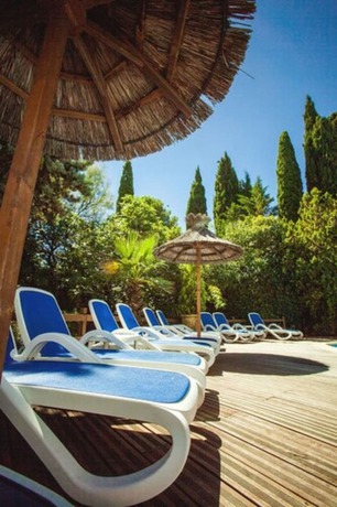 Imagen de los exteriores del Hotel Hôtel Le Quetzal. Foto 8