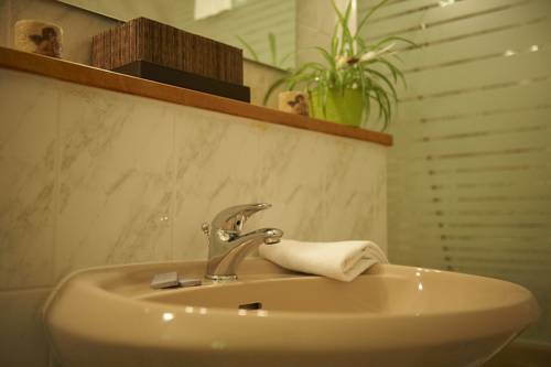 Imagen de la habitación del Hotel H&ocirc;tel Le Relais, Fleurance. Foto 14