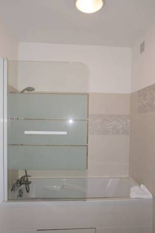 Imagen de la habitación del Hotel Hôtel Le Rochelois. Foto 6