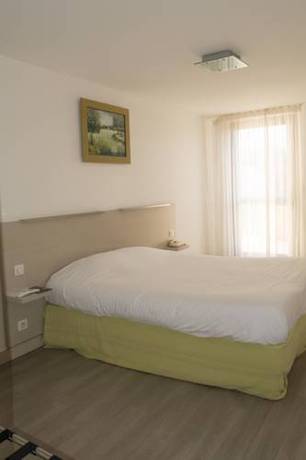 Imagen de la habitación del Hotel Hôtel Le Rochelois. Foto 9