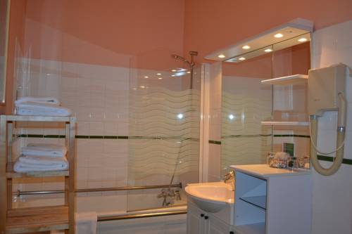 Imagen de la habitación del Hotel Hôtel Le Rohan. Foto 4