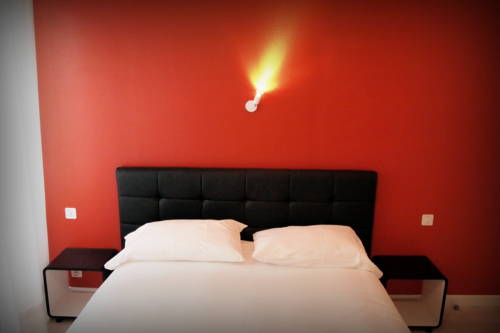 Imagen de la habitación del Hotel H&ocirc;tel Le Rohu. Foto 3