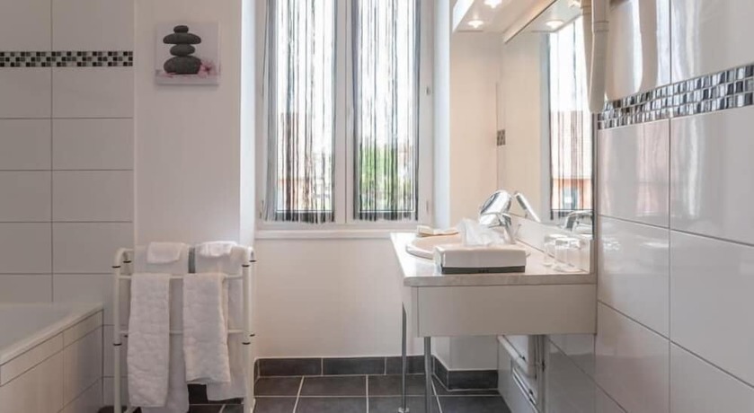 Imagen de la habitación del Hotel Hôtel Le Saint Jacques. Foto 14