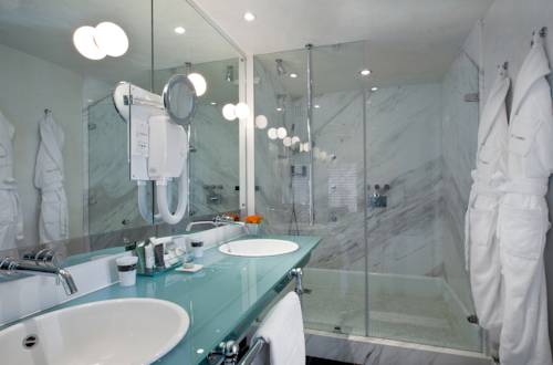 Imagen de la habitación del Hotel Hôtel Le Saint James. Foto 9