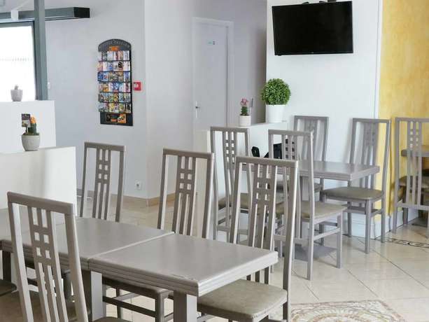 Imagen del bar/restaurante del Hotel H&ocirc;tel Le Sarac. Foto 2