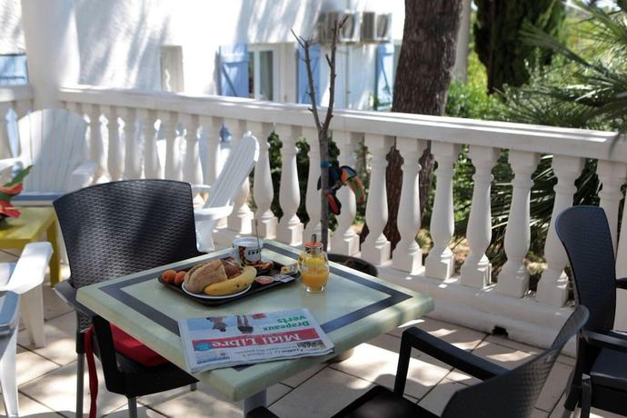 Imagen de la habitación del Hotel H&ocirc;tel Le Sarac. Foto 12