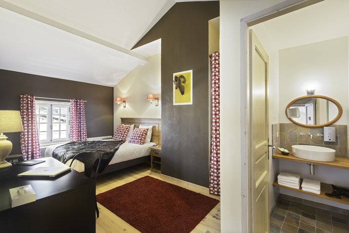Imagen de la habitación del Hotel Hôtel Le Savigny. Foto 3