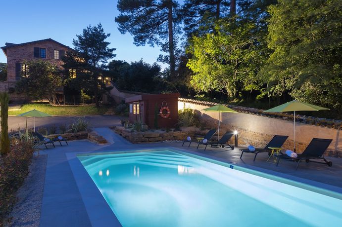 Imagen de la piscina del Hotel Hôtel Le Savigny. Foto 19