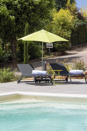 Imagen de la piscina del Hotel Hôtel Le Savigny. Foto 20