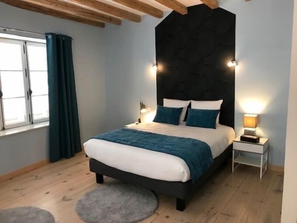 Imagen de la habitación del Hotel Hôtel Le Savigny. Foto 7