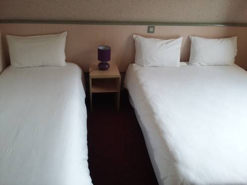 Imagen de la habitación del Hotel Hôtel Le Savoie. Foto 3