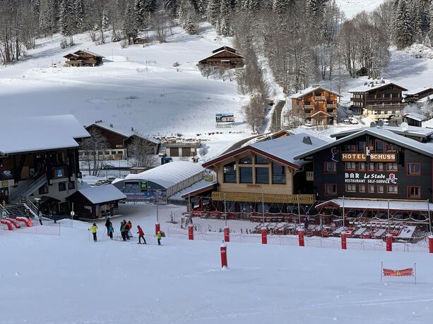 Imagen general del Hotel H&ocirc;tel Le Schuss. Foto 8