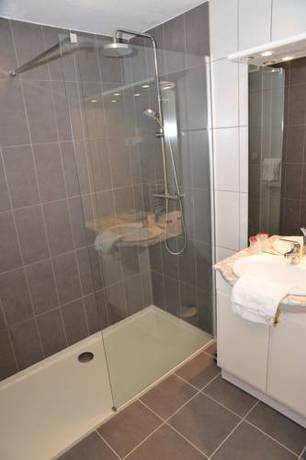 Imagen de la habitación del Hotel H&ocirc;tel Le Square, AURILLAC. Foto 5