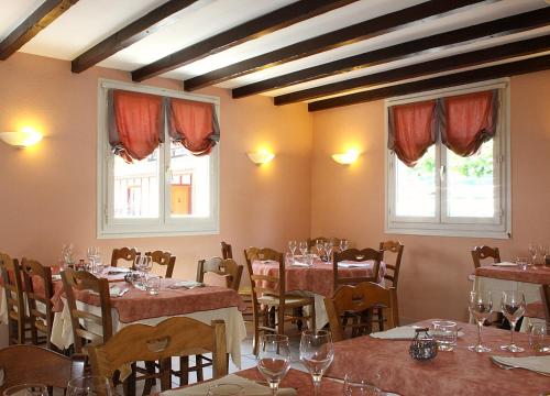 Imagen general del Hotel Hôtel Le Trinquet. Foto 3