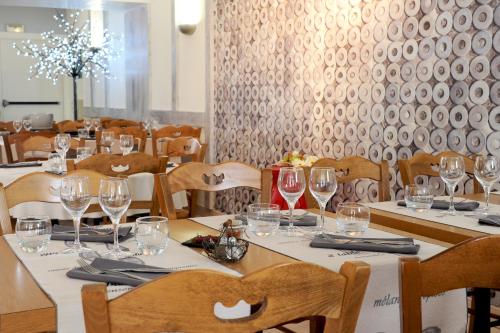 Imagen general del Hotel Hôtel Le Trinquet. Foto 6