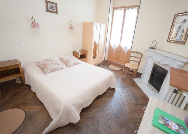 Imagen de la habitación del Hotel Hôtel Le Vieux Tilleul. Foto 15