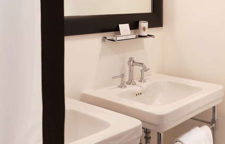 Imagen de la habitación del Hotel H&ocirc;tel Le Y Saint-Tropez. Foto 6