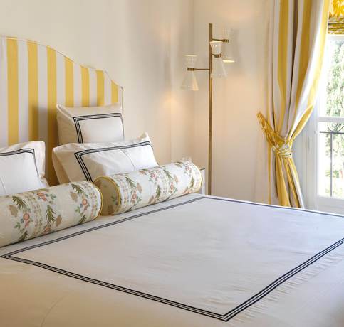 Imagen de la habitación del Hotel H&ocirc;tel Le Y Saint-Tropez. Foto 13