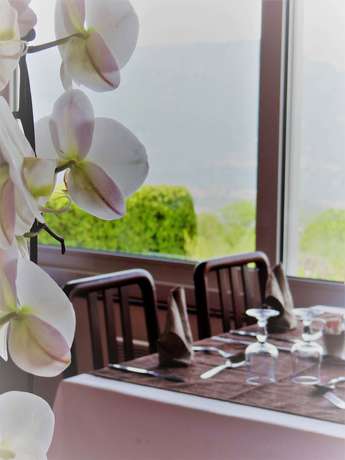 Imagen del bar/restaurante del Hotel H&ocirc;tel Le bellevue. Foto 5