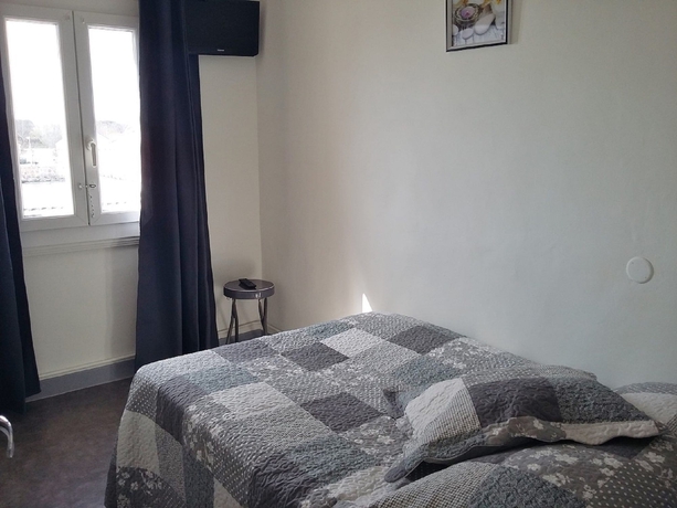 Imagen de la habitación del Hotel H&ocirc;tel L'eph&egrave;be. Foto 7