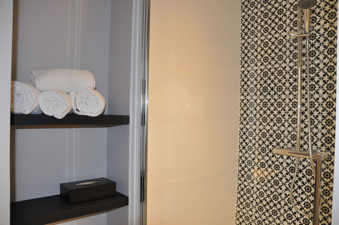 Imagen de la habitación del Hotel Hôtel Les 2 Villas. Foto 8