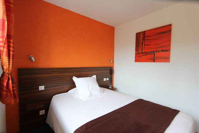 Imagen de la habitación del Hotel Hôtel Les Afforêts. Foto 11