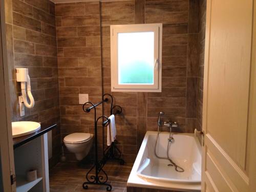 Imagen de la habitación del Hotel H&ocirc;tel Les Agapanthes. Foto 16