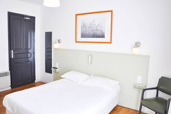 Imagen de la habitación del Hotel Hôtel Les Arbousiers. Foto 3