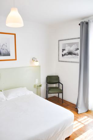 Imagen de la habitación del Hotel Hôtel Les Arbousiers. Foto 7