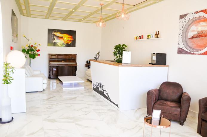 Imagen de los interiores del Hotel Hôtel Les Arbousiers. Foto 19