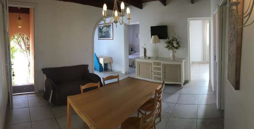 Imagen de la habitación del Hotel Hôtel Les Arbousiers. Foto 15