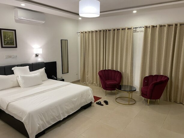 Imagen de la habitación del Hotel H&ocirc;tel Les Arcades, Abomey-Calavi. Foto 13