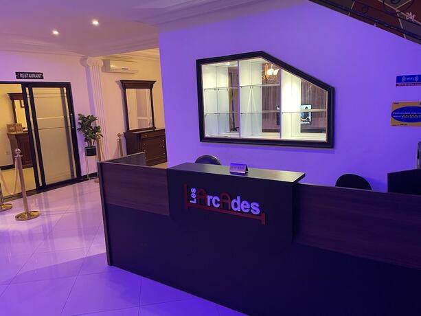 Imagen general del Hotel H&ocirc;tel Les Arcades, Abomey-Calavi. Foto 4