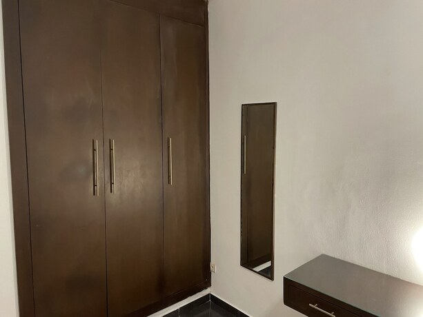 Imagen de la habitación del Hotel H&ocirc;tel Les Arcades, Abomey-Calavi. Foto 18