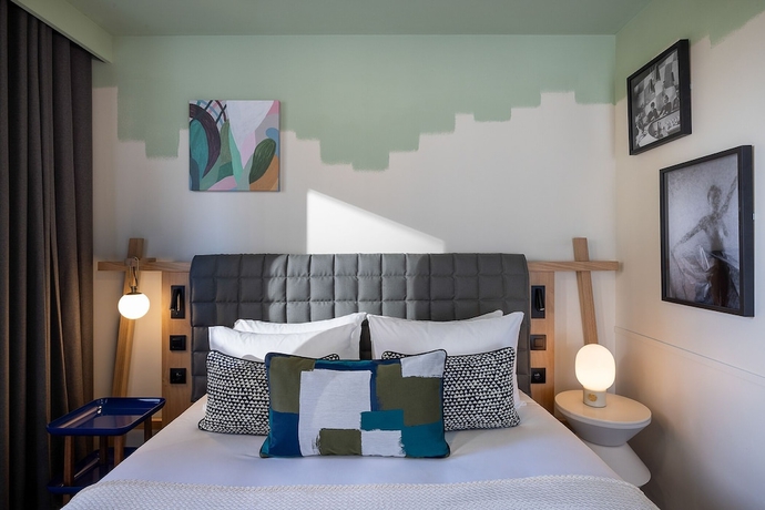Imagen de la habitación del Hotel H&ocirc;tel Les Artistes. Foto 3