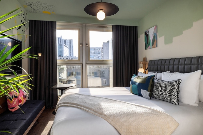 Imagen de la habitación del Hotel H&ocirc;tel Les Artistes. Foto 4