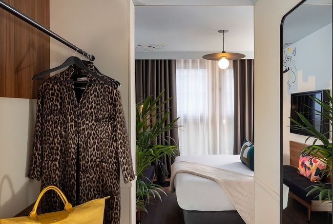 Imagen de la habitación del Hotel H&ocirc;tel Les Artistes. Foto 9