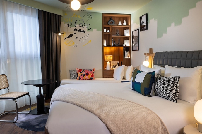 Imagen de la habitación del Hotel H&ocirc;tel Les Artistes. Foto 10
