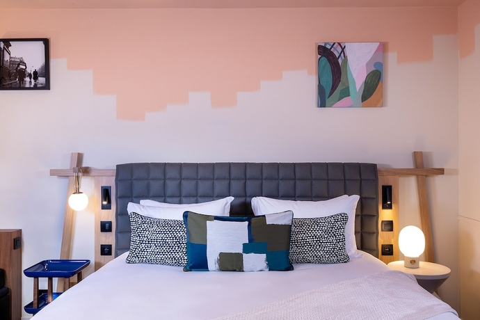 Imagen de la habitación del Hotel H&ocirc;tel Les Artistes. Foto 12