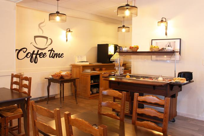 Imagen del bar/restaurante del Hotel H&ocirc;tel Les Bateliers. Foto 3