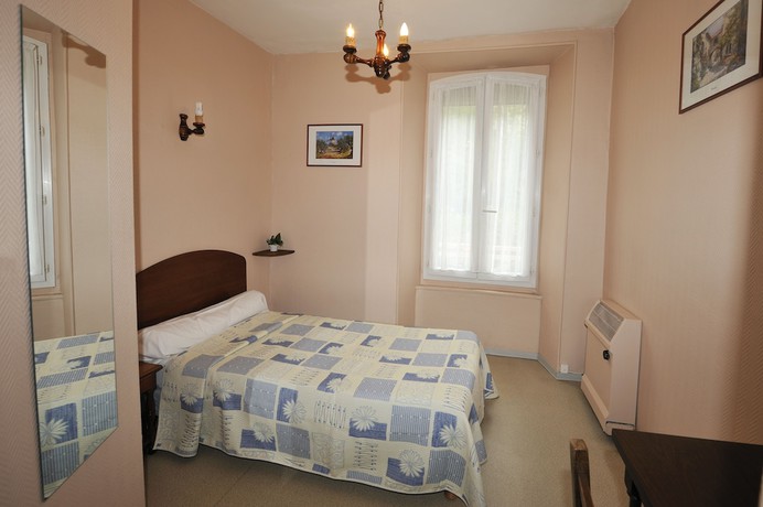 Imagen de la habitación del Hotel H&ocirc;tel Les Bateliers. Foto 9