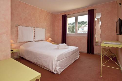 Imagen de la habitación del Hotel H&ocirc;tel Les Calanques, Les Issambres. Foto 8