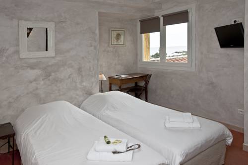 Imagen de la habitación del Hotel H&ocirc;tel Les Calanques, Les Issambres. Foto 9