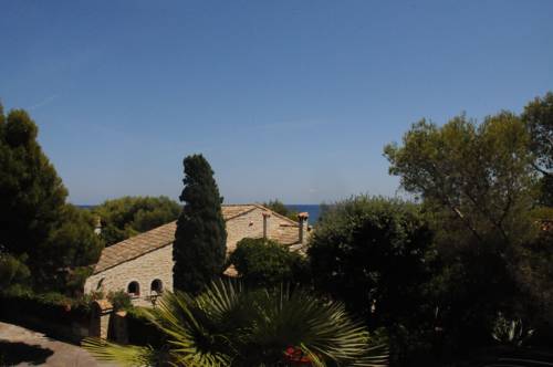 Imagen de la habitación del Hotel H&ocirc;tel Les Calanques, Les Issambres. Foto 11