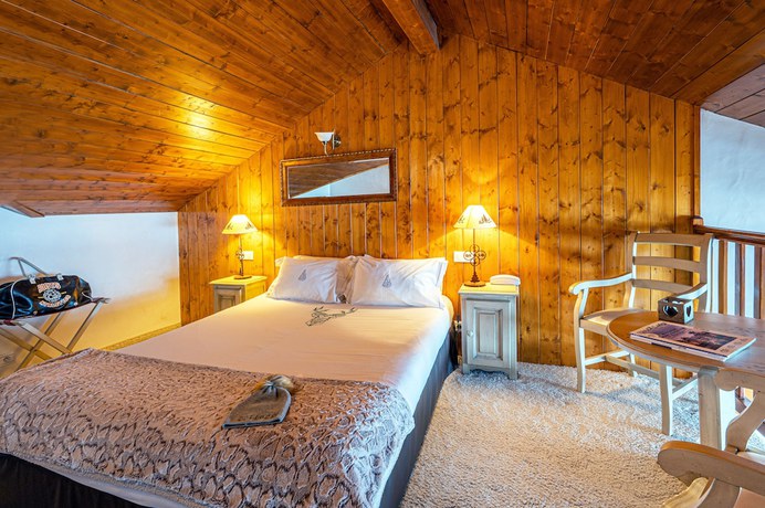 Imagen de la habitación del Hotel H&ocirc;tel Les Campanules by Les Etincelles. Foto 11