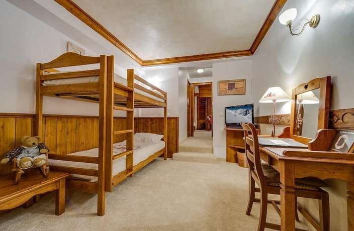 Imagen de la habitación del Hotel H&ocirc;tel Les Campanules by Les Etincelles. Foto 12