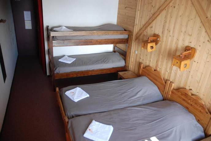 Imagen de la habitación del Hotel H&ocirc;tel Les Carrettes. Foto 13