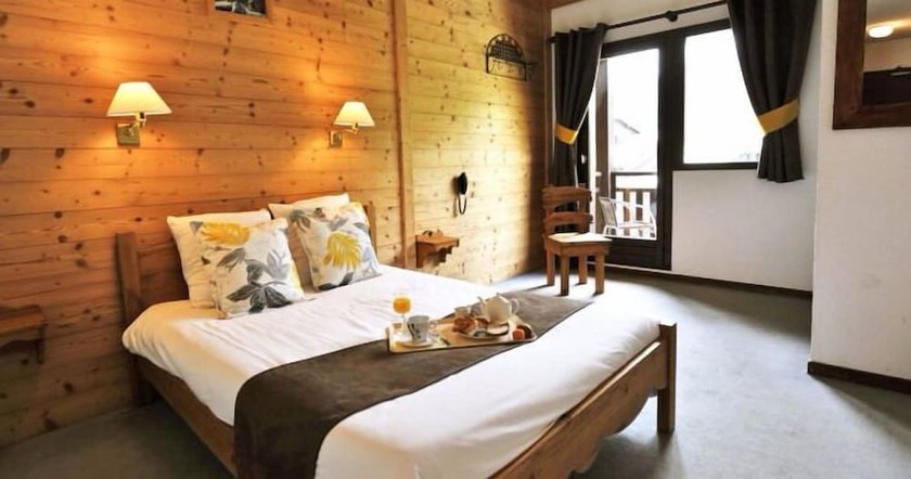 Imagen de la habitación del Hotel H&ocirc;tel Les Carrettes. Foto 14