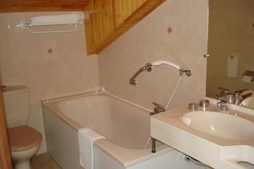 Imagen de la habitación del Hotel H&ocirc;tel Les Chaumettes. Foto 6