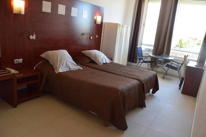 Imagen de la habitación del Hotel H&ocirc;tel Les Dunes. Foto 9